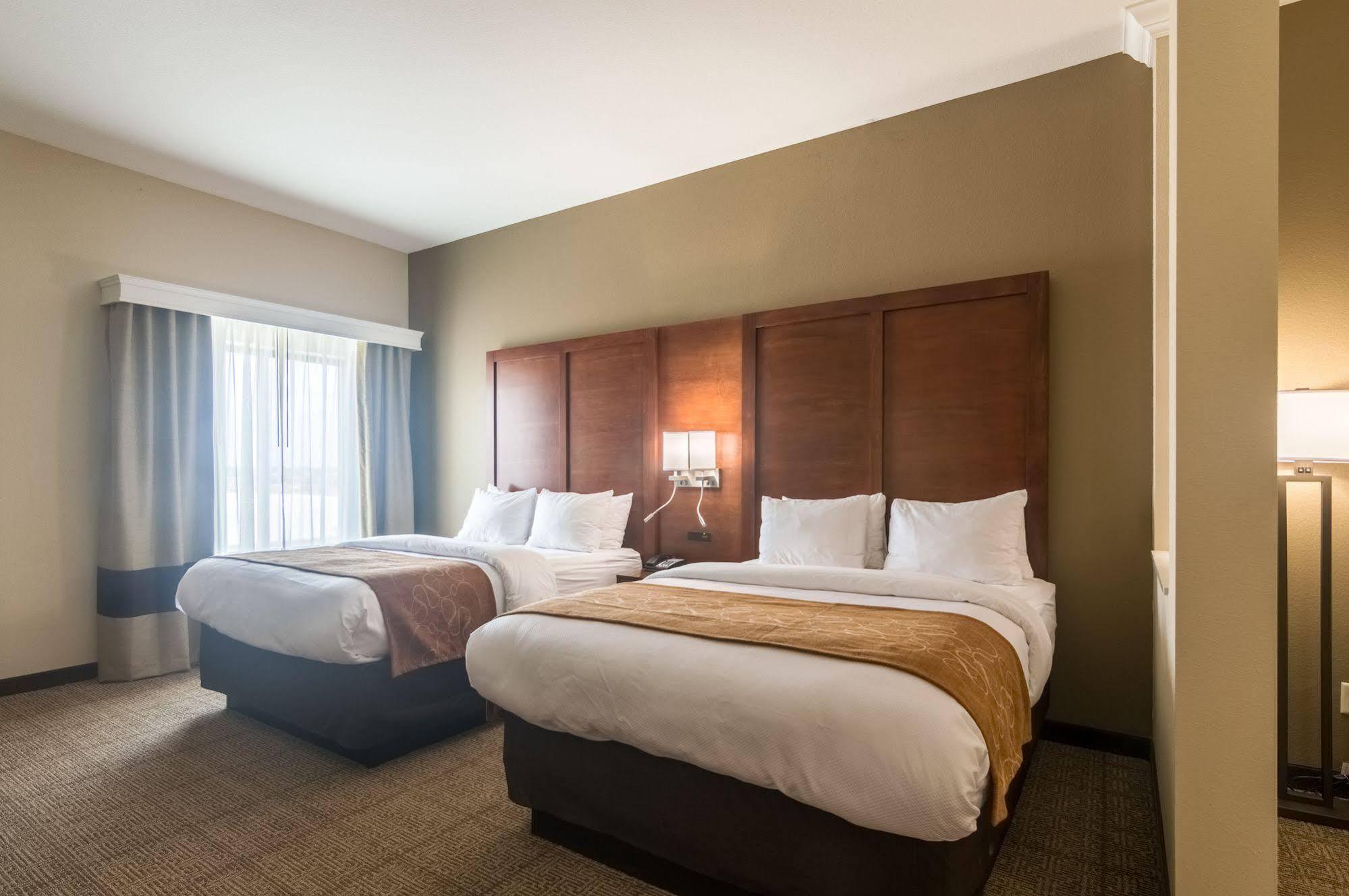 Comfort Suites Meridian And I-40 Оклахома-Сити Экстерьер фото