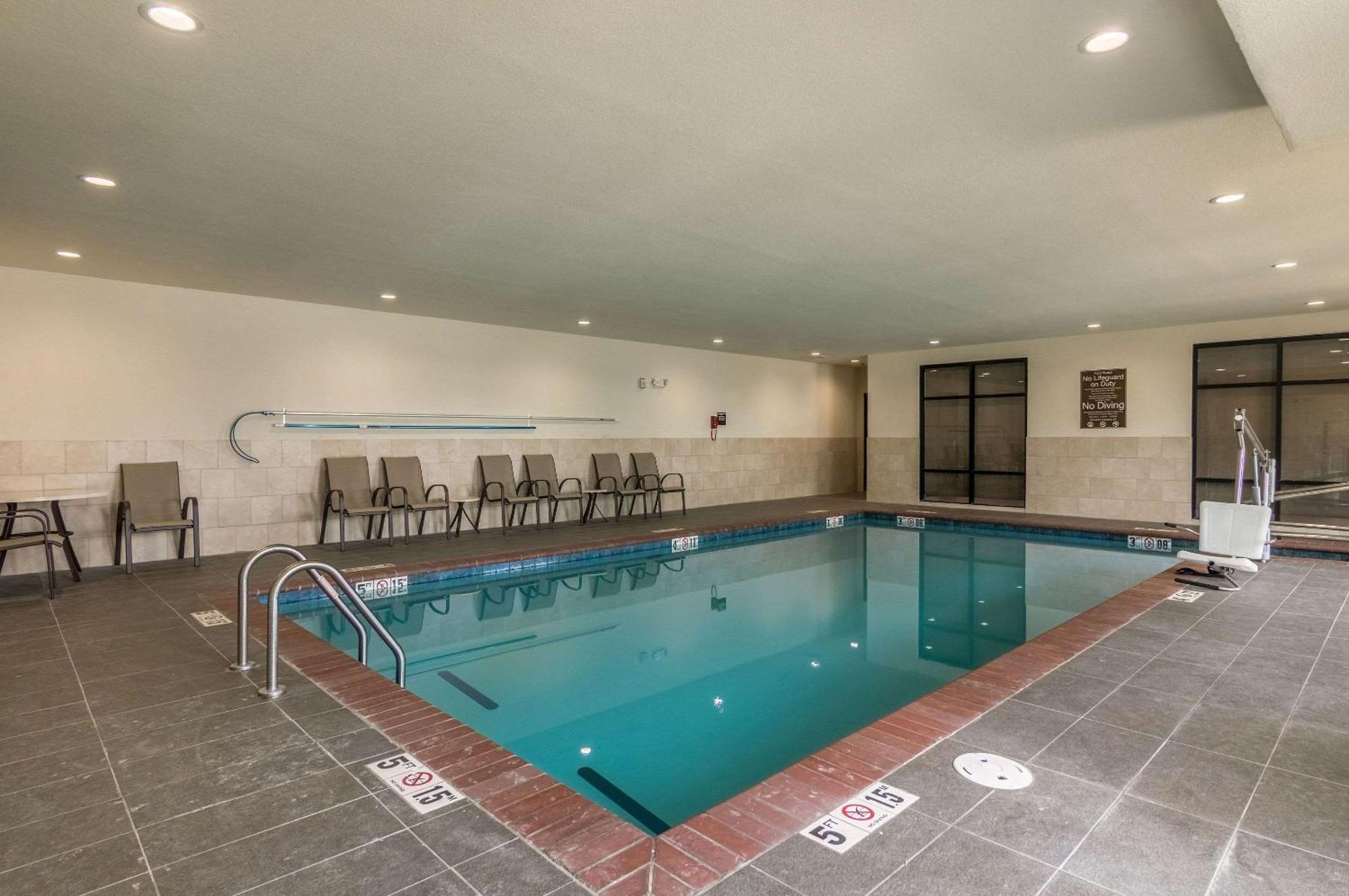 Comfort Suites Meridian And I-40 Оклахома-Сити Экстерьер фото