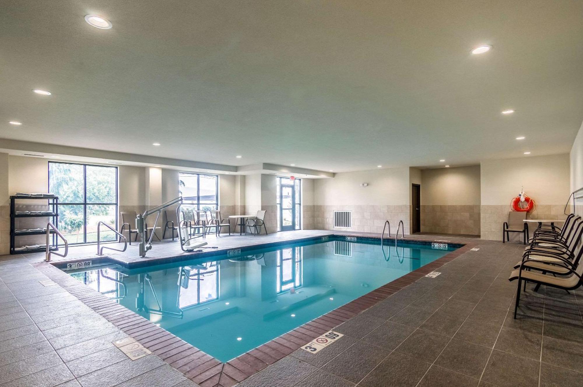 Comfort Suites Meridian And I-40 Оклахома-Сити Экстерьер фото