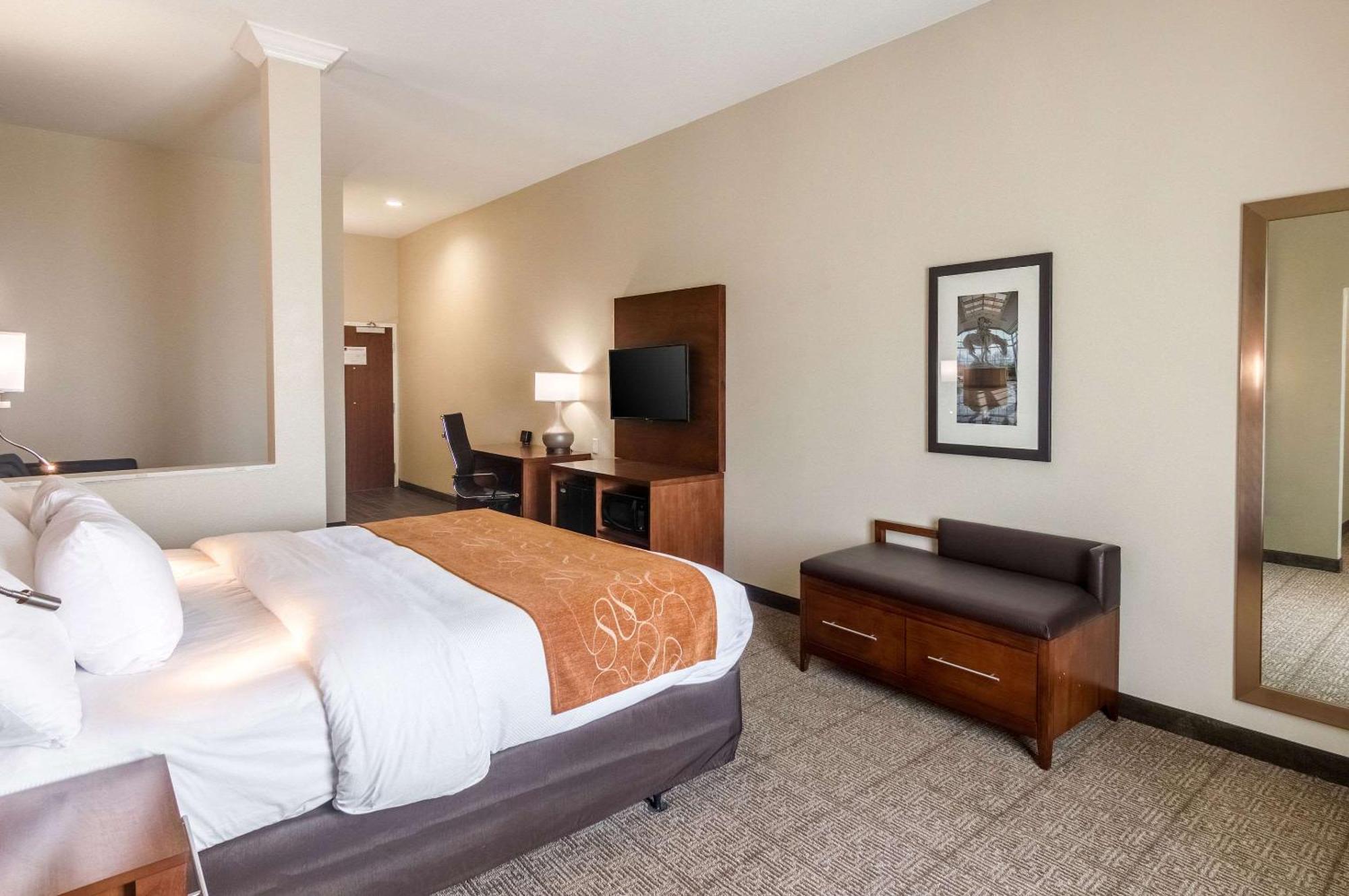 Comfort Suites Meridian And I-40 Оклахома-Сити Экстерьер фото