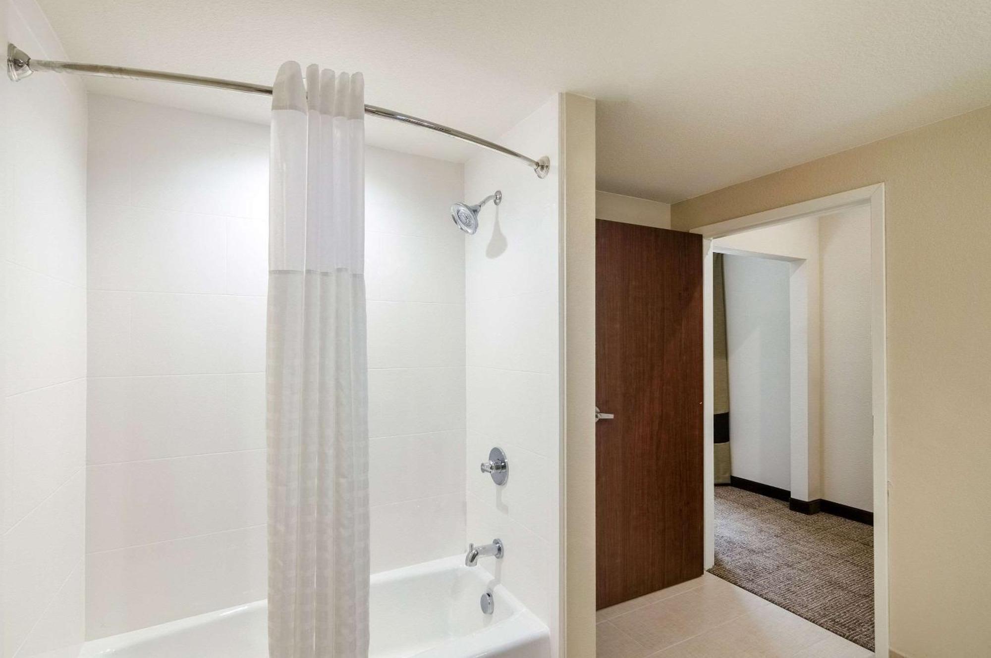 Comfort Suites Meridian And I-40 Оклахома-Сити Экстерьер фото