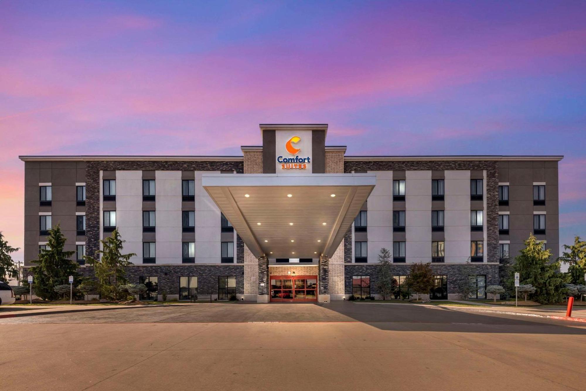 Comfort Suites Meridian And I-40 Оклахома-Сити Экстерьер фото